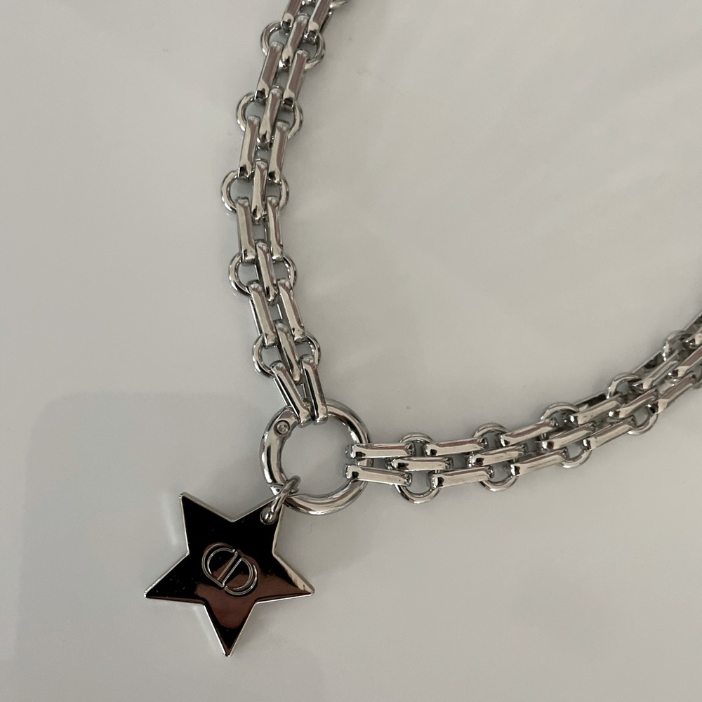 DIOR CD Silver metal Star Pendant Necklace chain - Picture 4 of 5